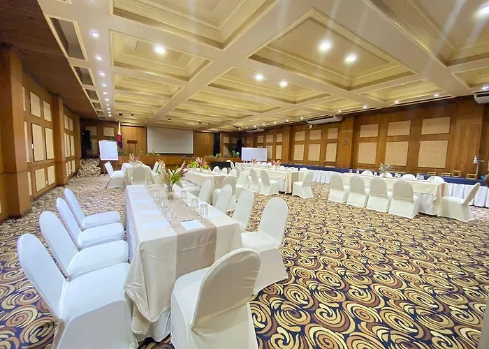 Bluewater Maribago 리조트 4*